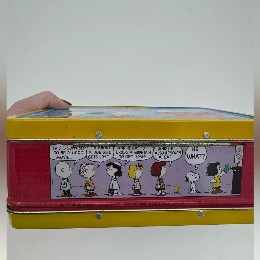 Peanuts Snoopy Metal Lunch Box Vintage Style | Charlie Brown | Red Handle